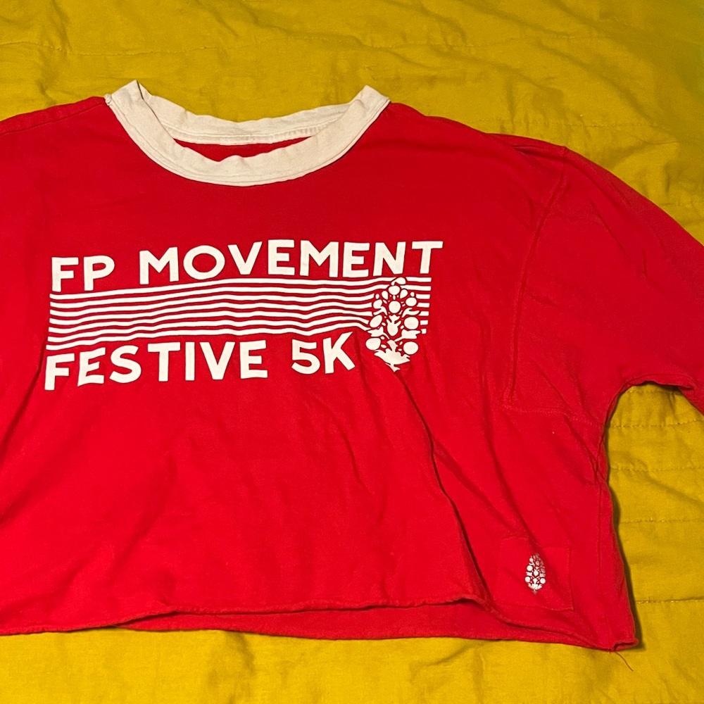 FP Movement cropped oversized Fiesta 5K T-shirt! 100% cotton!